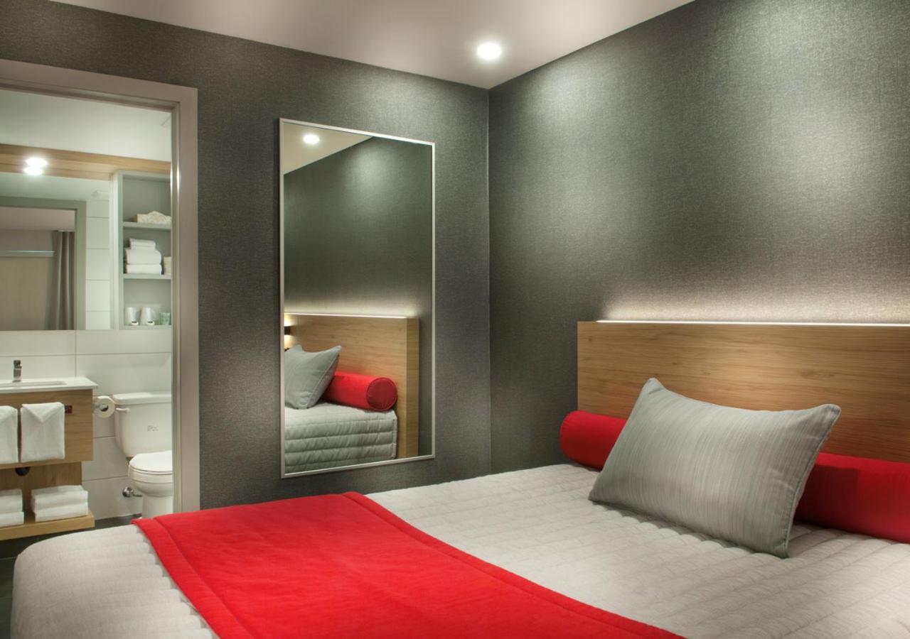 Hotel Ramada By Wyndham Laval Exterior foto